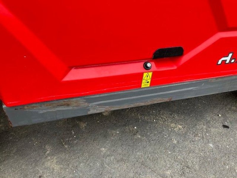 Teleskoplader des Typs Massey Ferguson TH 7038, Gebrauchtmaschine in POUSSAY (Bild 11)