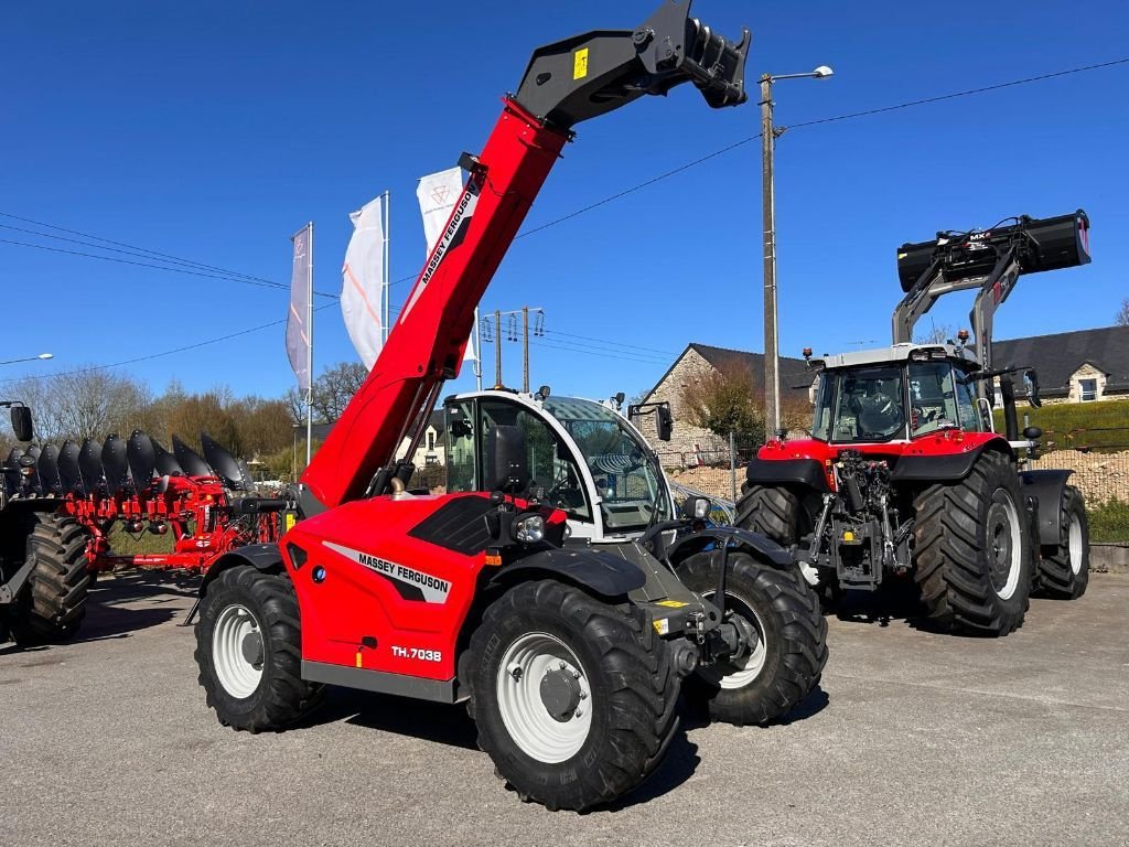 Teleskoplader vrste Massey Ferguson TH 7038, Gebrauchtmaschine v MALESTROIT (Slika 1)