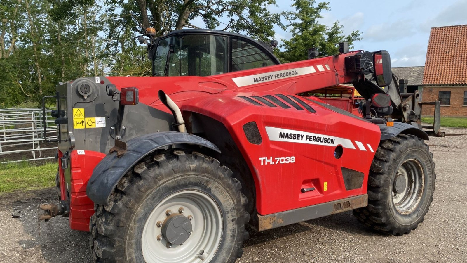 Teleskoplader typu Massey Ferguson TH 7038, Gebrauchtmaschine v øster ulslev (Obrázek 5)