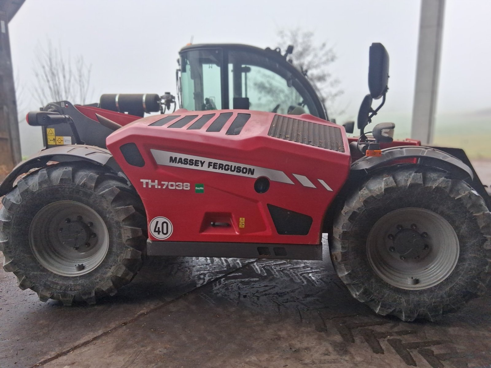 Teleskoplader des Typs Massey Ferguson TH 7038, Gebrauchtmaschine in Bayern - Mitterfels (Bild 1)