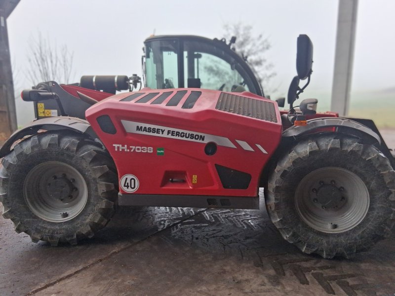 Teleskoplader des Typs Massey Ferguson TH 7038, Gebrauchtmaschine in Bayern - Mitterfels (Bild 1)