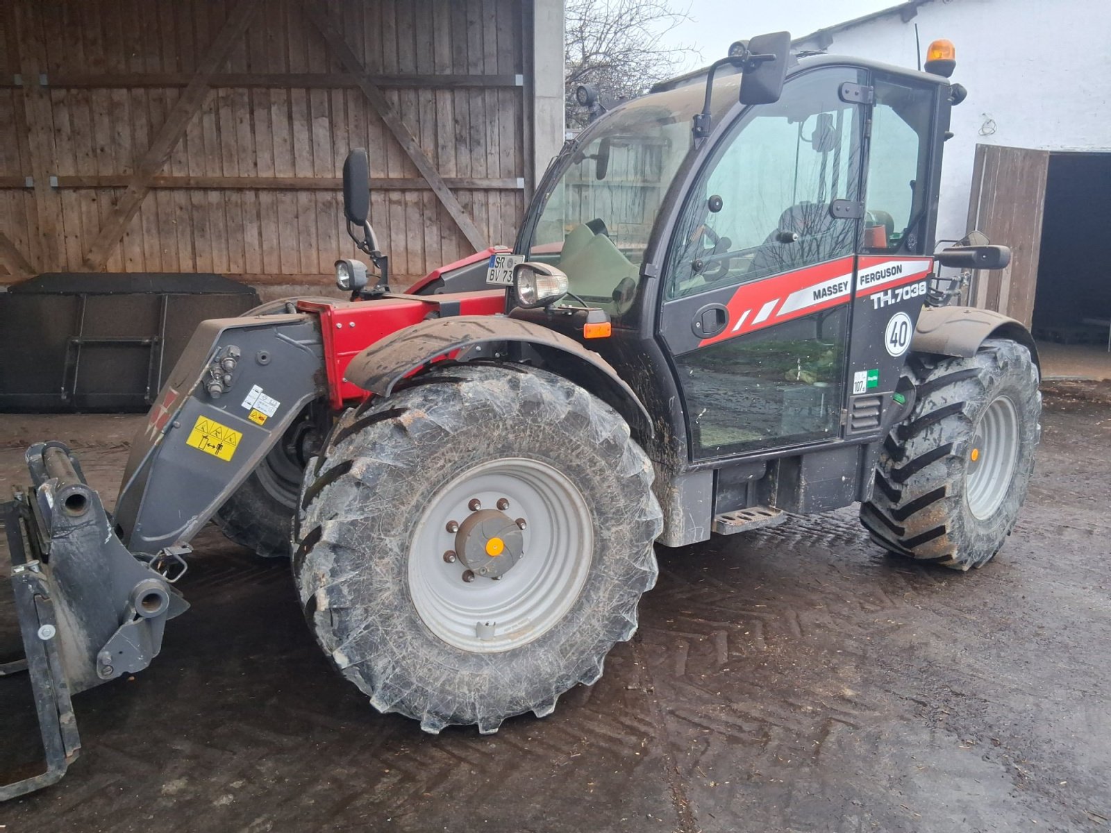 Teleskoplader des Typs Massey Ferguson TH 7038, Gebrauchtmaschine in Bayern - Mitterfels (Bild 5)