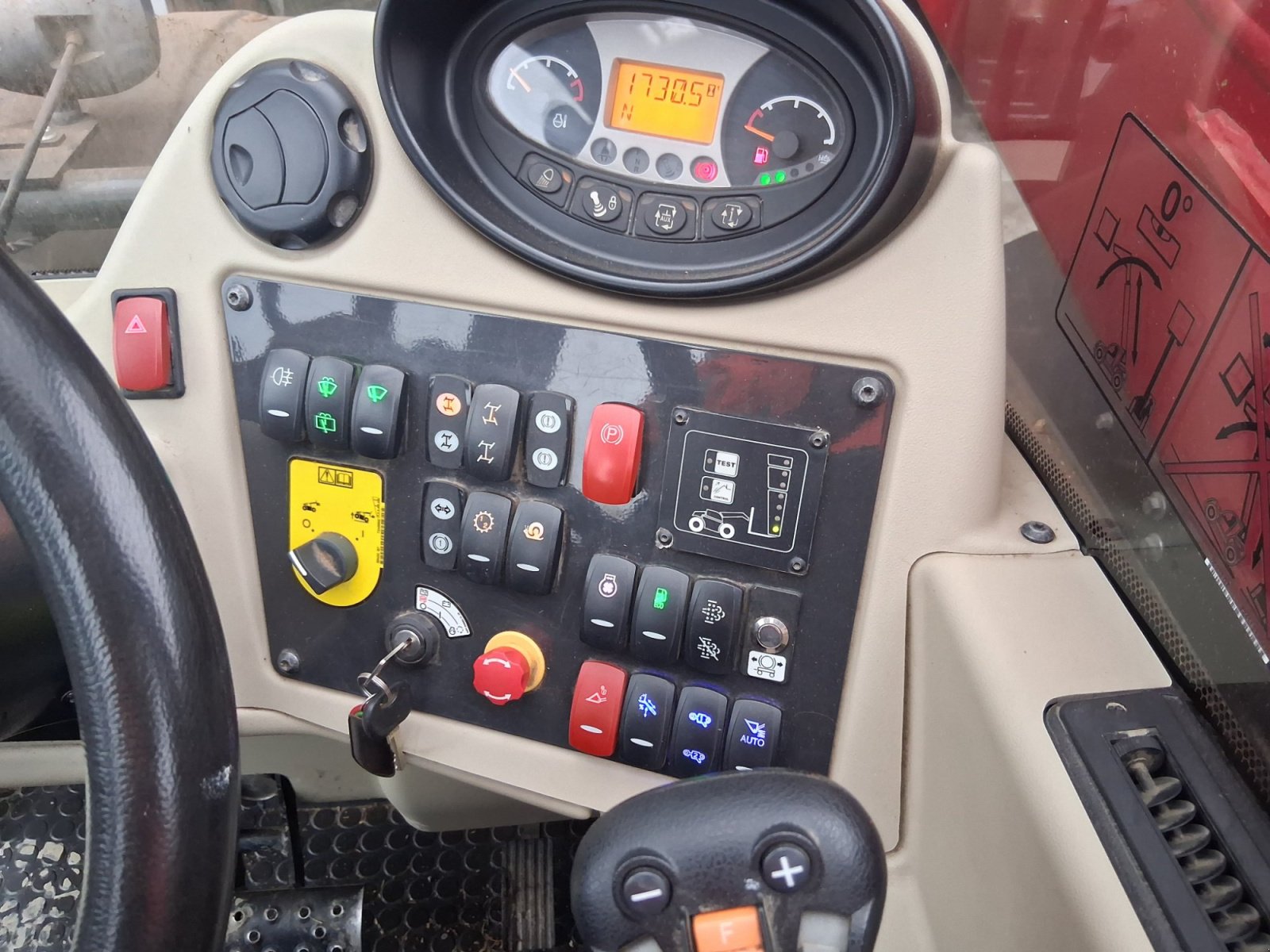 Teleskoplader des Typs Massey Ferguson TH 7038, Gebrauchtmaschine in Bayern - Mitterfels (Bild 7)