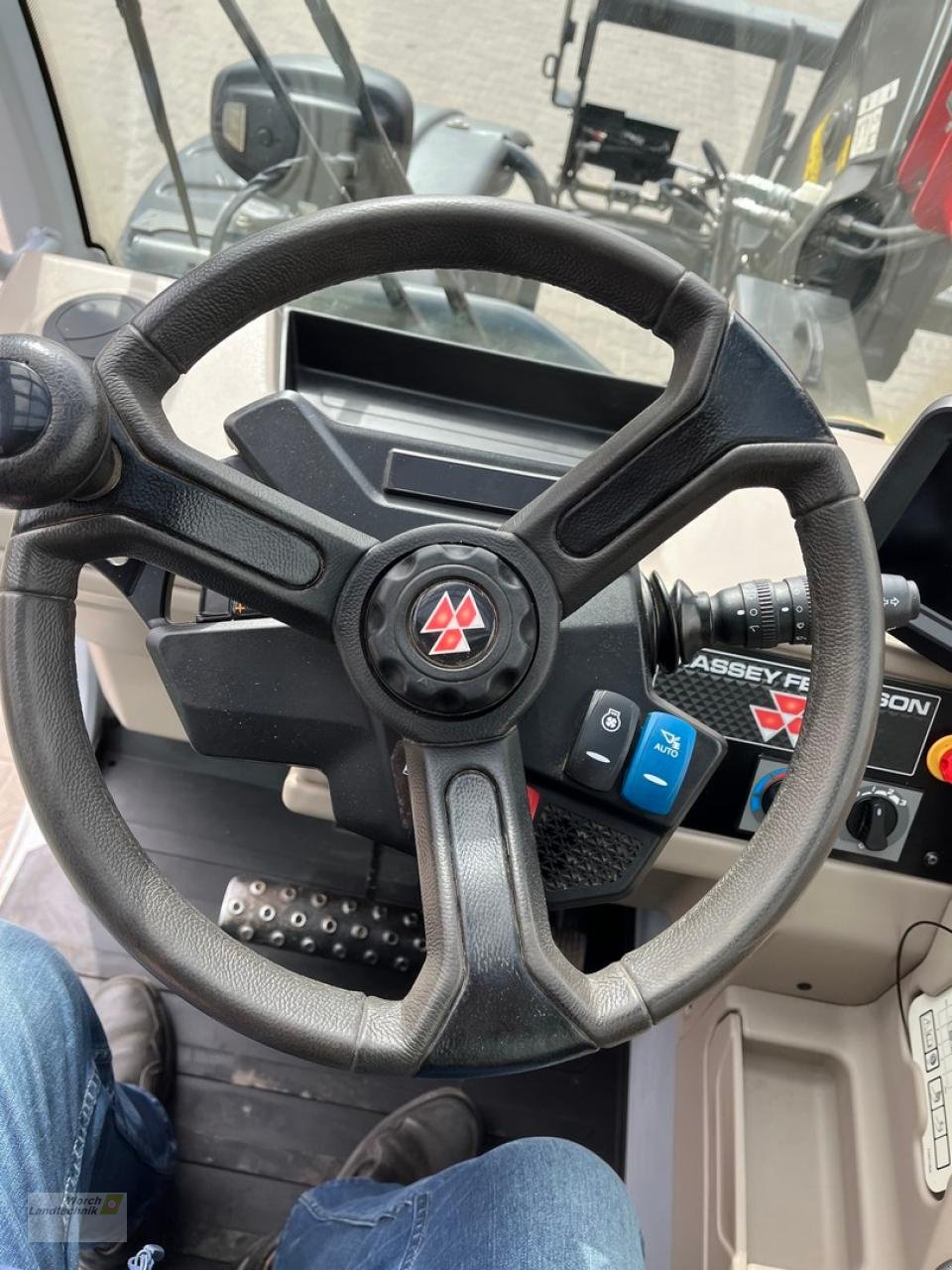 Teleskoplader of the type Massey Ferguson TH 8043, Gebrauchtmaschine in Schora (Picture 10)