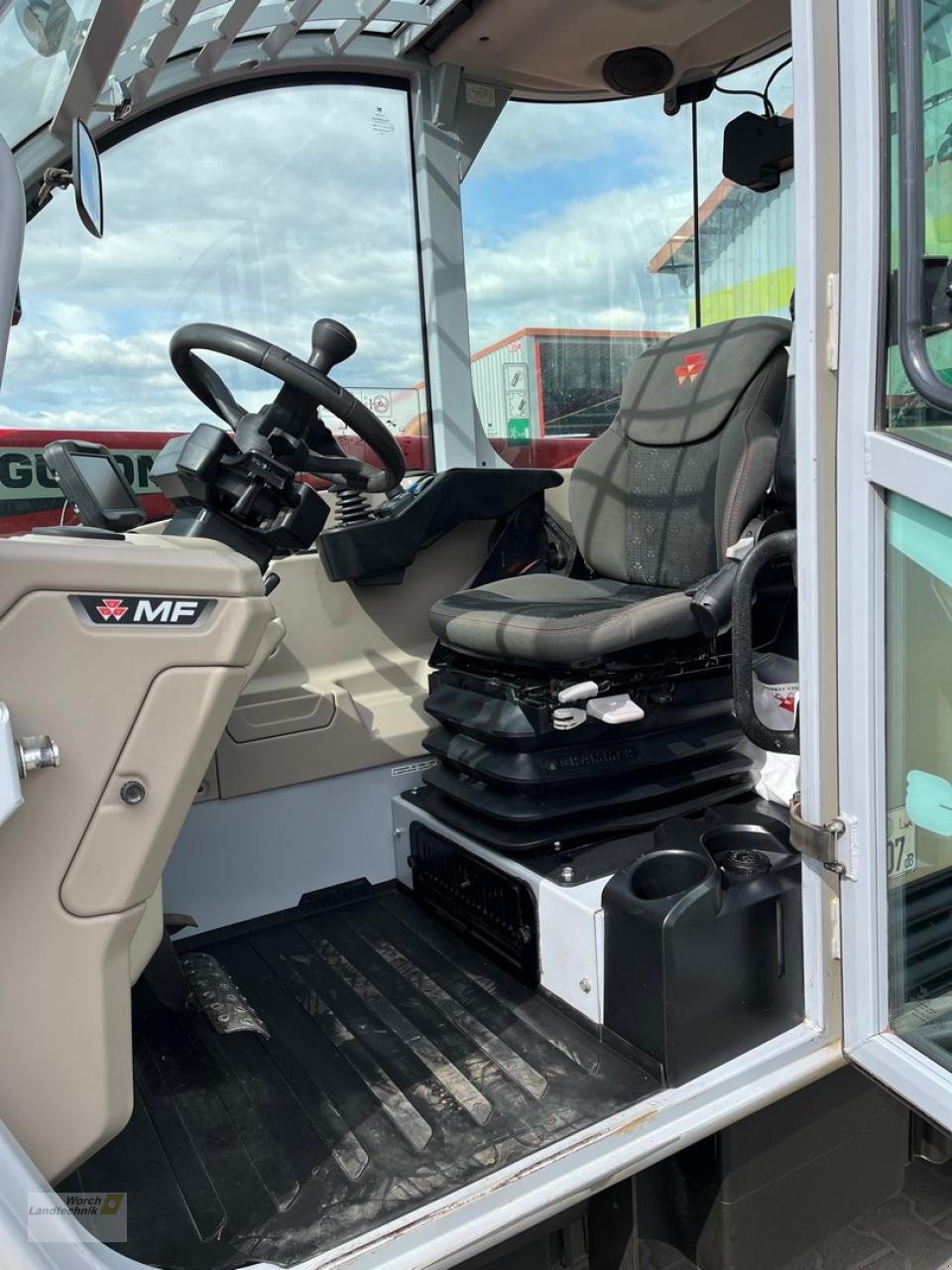 Teleskoplader of the type Massey Ferguson TH 8043, Gebrauchtmaschine in Schora (Picture 15)