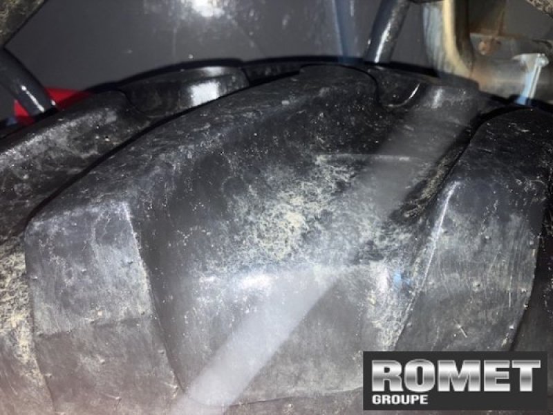 Teleskoplader des Typs Massey Ferguson TH6030, Gebrauchtmaschine in Gennes sur glaize (Bild 8)