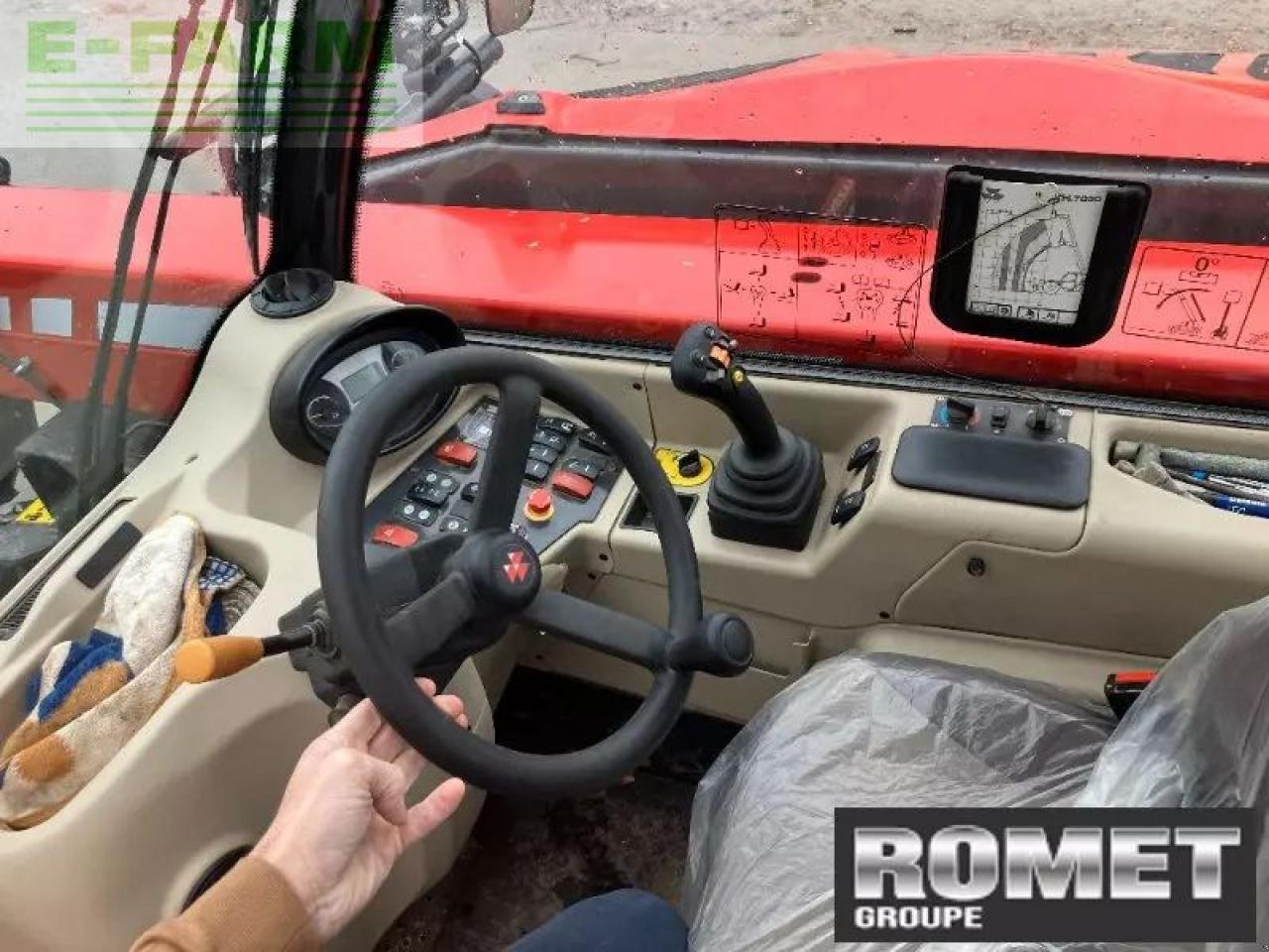 Teleskoplader του τύπου Massey Ferguson th7030, Gebrauchtmaschine σε GENNES-SUR-GLAIZE (Φωτογραφία 7)