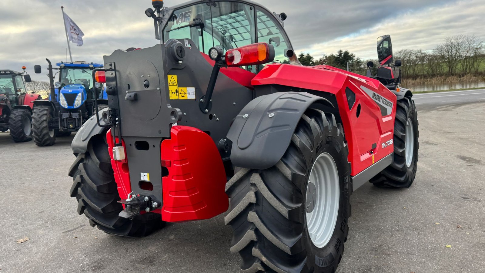 Teleskoplader of the type Massey Ferguson TH7038 DEMO! KUN 350 TIMER!, Gebrauchtmaschine in Nørager (Picture 9)