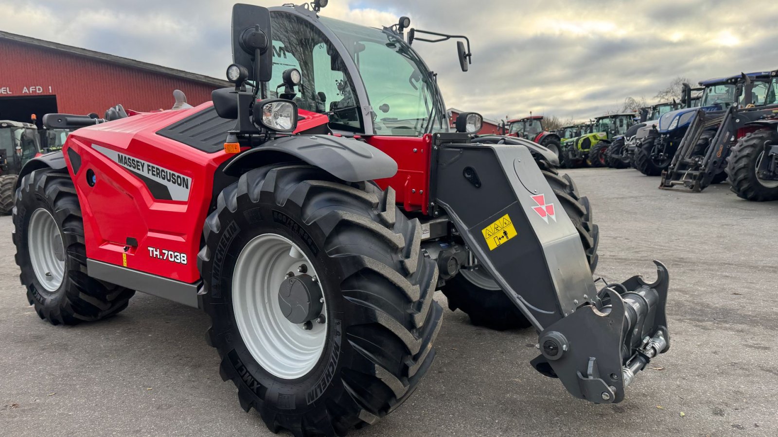 Teleskoplader of the type Massey Ferguson TH7038 DEMO! KUN 350 TIMER!, Gebrauchtmaschine in Nørager (Picture 13)