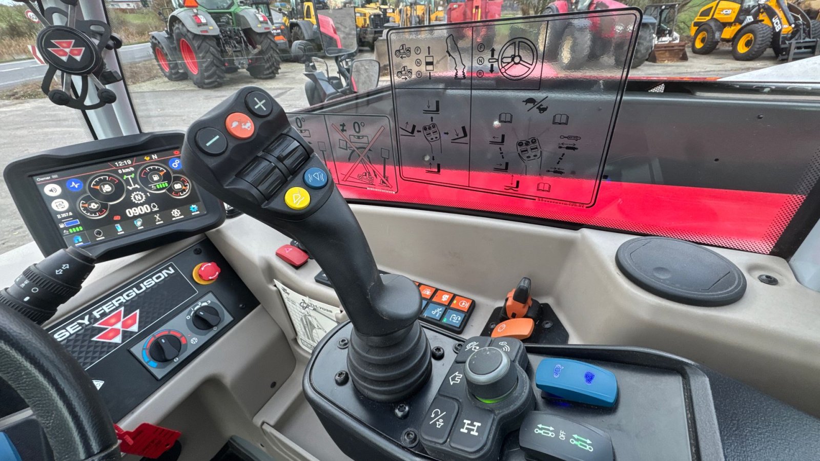 Teleskoplader of the type Massey Ferguson TH7038 DEMO! KUN 350 TIMER!, Gebrauchtmaschine in Nørager (Picture 17)