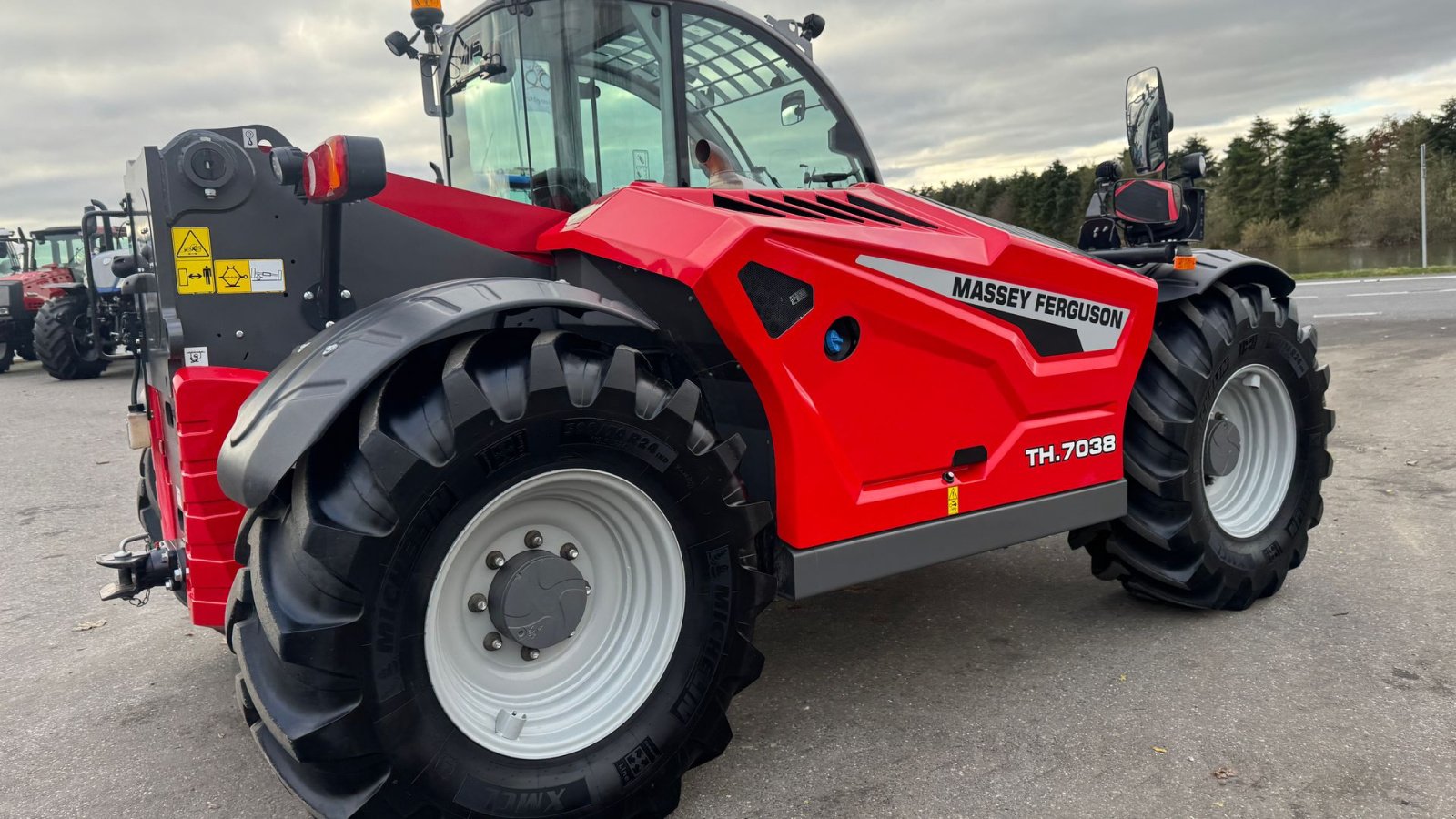 Teleskoplader of the type Massey Ferguson TH7038 DEMO! KUN 350 TIMER!, Gebrauchtmaschine in Nørager (Picture 10)