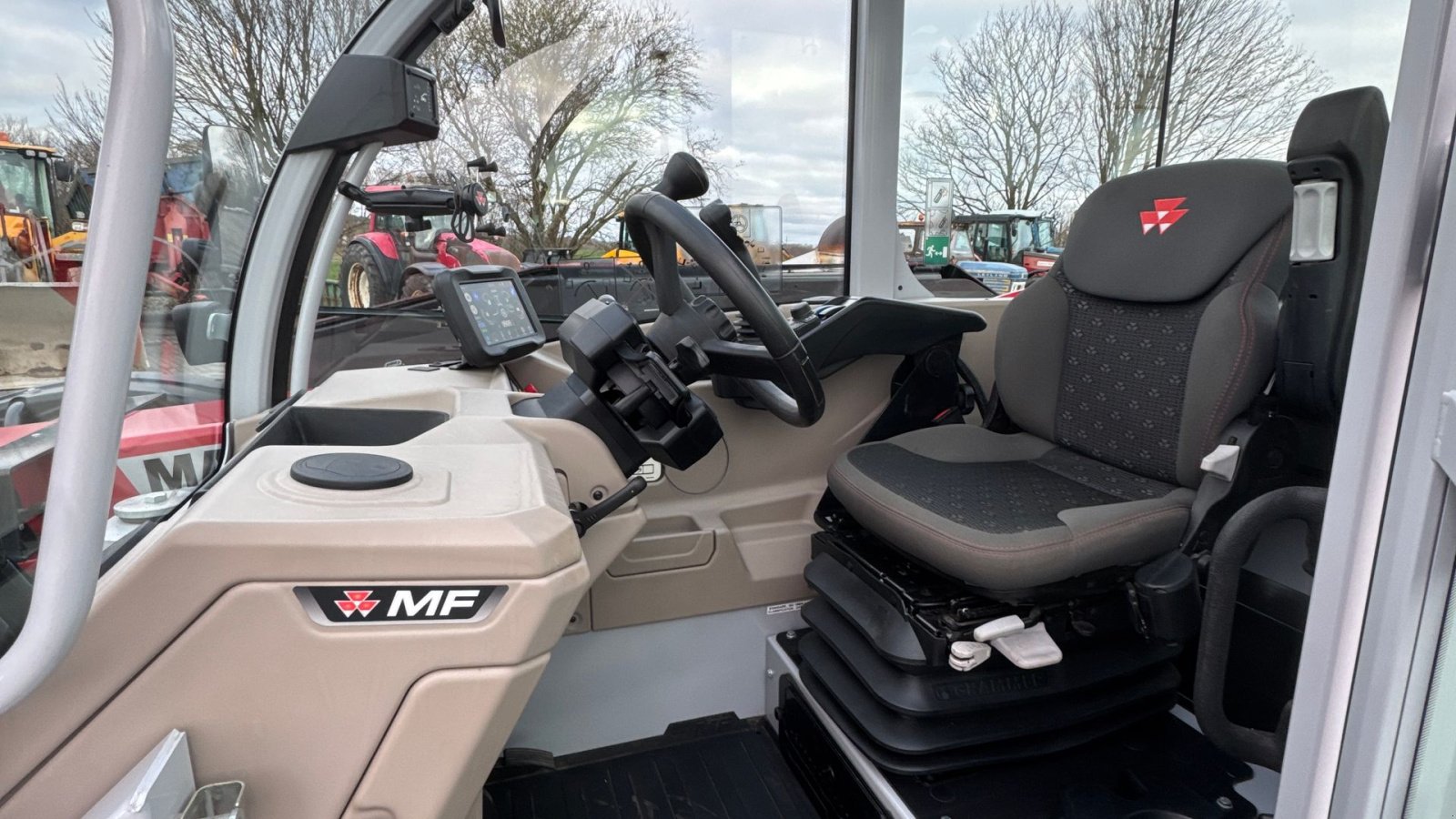 Teleskoplader of the type Massey Ferguson TH7038 DEMO! KUN 350 TIMER!, Gebrauchtmaschine in Nørager (Picture 15)