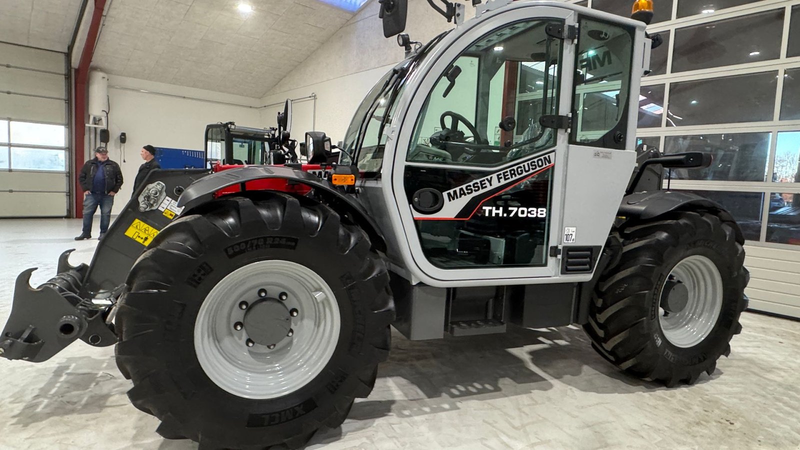 Teleskoplader typu Massey Ferguson TH7038 UBRUGT MED 1 ÅRS FABRIKSGARANTI!, Gebrauchtmaschine v Nørager (Obrázek 13)