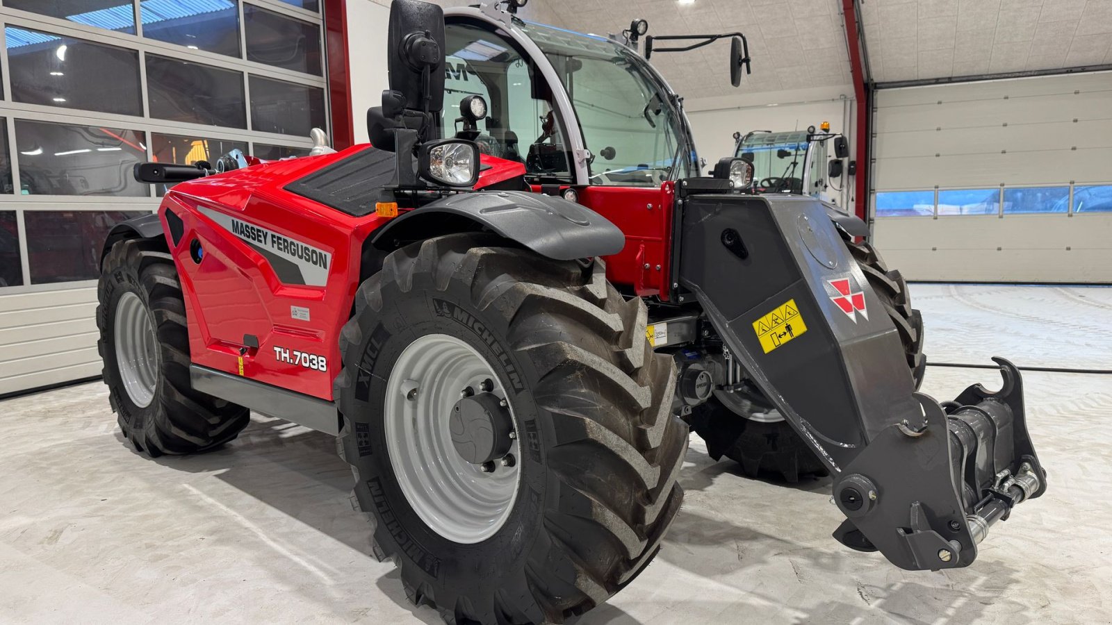 Teleskoplader typu Massey Ferguson TH7038 UBRUGT MED 1 ÅRS FABRIKSGARANTI!, Gebrauchtmaschine v Nørager (Obrázek 1)