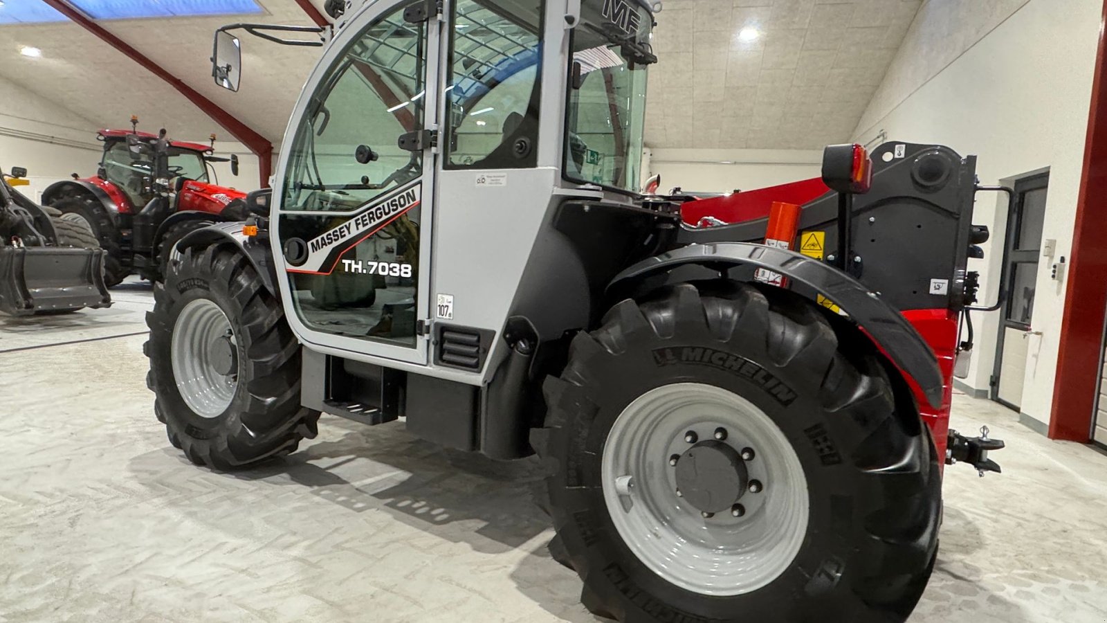 Teleskoplader typu Massey Ferguson TH7038 UBRUGT MED 1 ÅRS FABRIKSGARANTI!, Gebrauchtmaschine v Nørager (Obrázek 10)