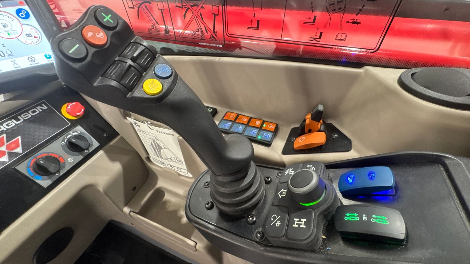 Teleskoplader typu Massey Ferguson TH7038 UBRUGT MED 1 ÅRS FABRIKSGARANTI!, Gebrauchtmaschine v Nørager (Obrázek 16)