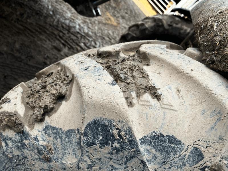 Teleskoplader Türe ait Massey Ferguson TH7038, Gebrauchtmaschine içinde SAINT-GERMAIN DU PUY (resim 5)