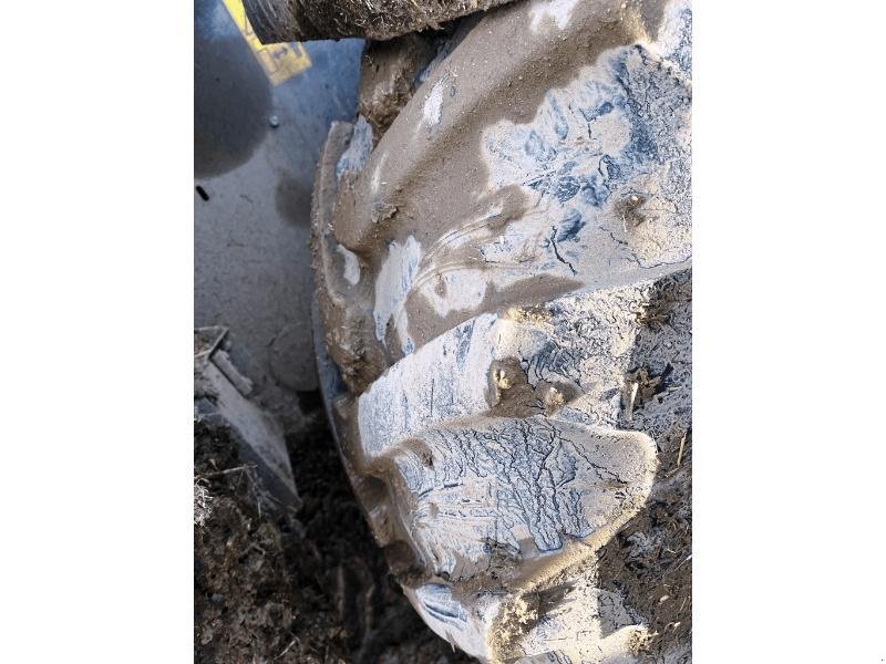 Teleskoplader Türe ait Massey Ferguson TH7038, Gebrauchtmaschine içinde SAINT-GERMAIN DU PUY (resim 7)