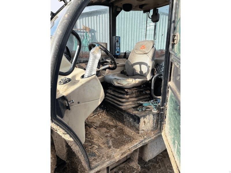 Teleskoplader Türe ait Massey Ferguson TH7038, Gebrauchtmaschine içinde SAINT-GERMAIN DU PUY (resim 8)