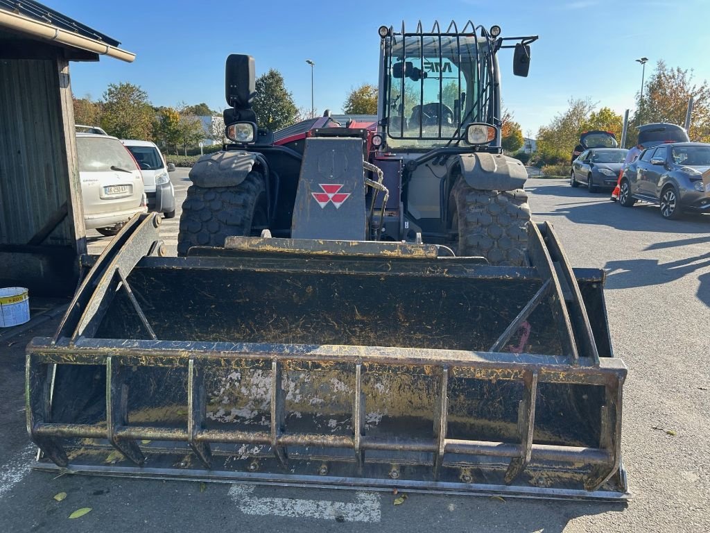 Teleskoplader des Typs Massey Ferguson TH7038, Gebrauchtmaschine in JOSSELIN (Bild 3)