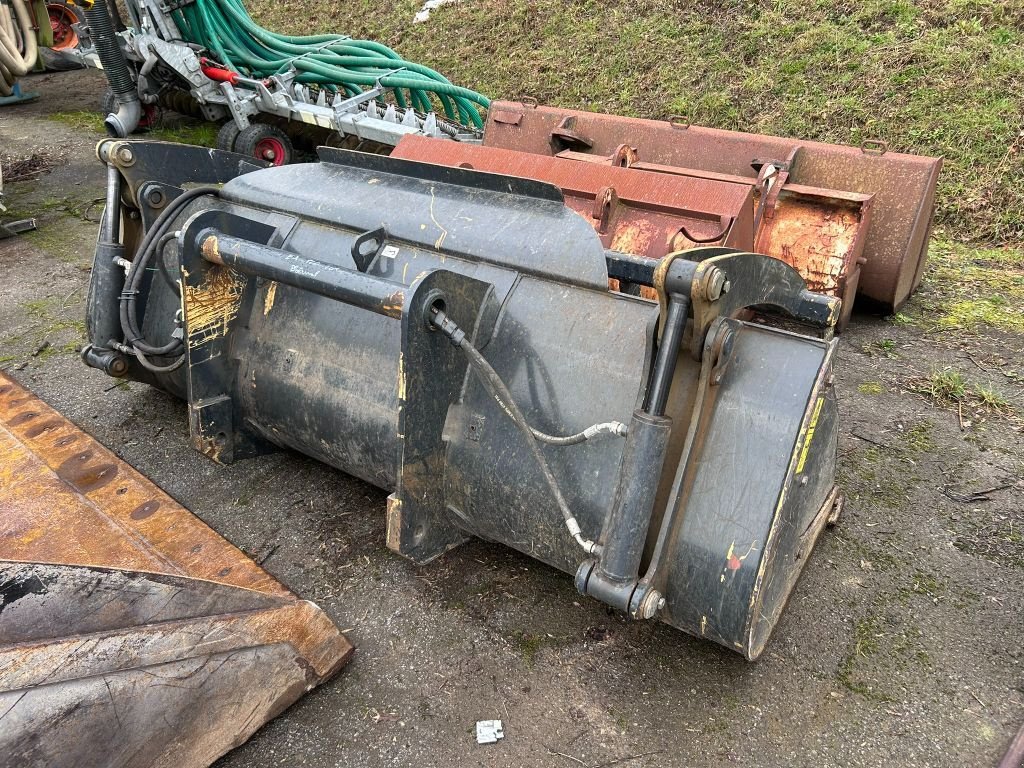 Teleskoplader tipa Massey Ferguson TH7038, Gebrauchtmaschine u JOSSELIN (Slika 9)