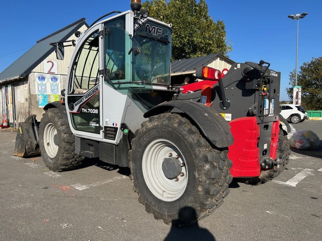Teleskoplader des Typs Massey Ferguson TH7038, Gebrauchtmaschine in JOSSELIN (Bild 10)