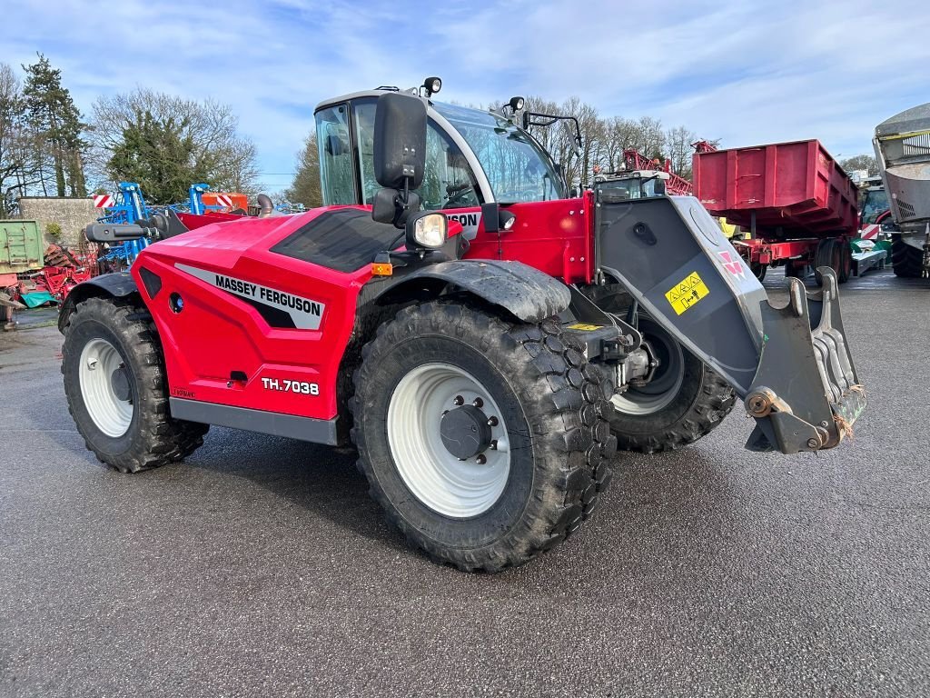 Teleskoplader tipa Massey Ferguson TH7038, Gebrauchtmaschine u JOSSELIN (Slika 4)