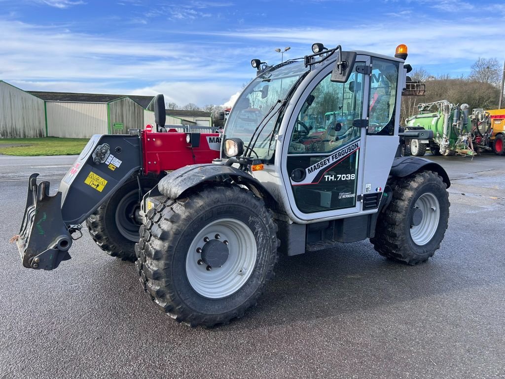 Teleskoplader tipa Massey Ferguson TH7038, Gebrauchtmaschine u JOSSELIN (Slika 2)