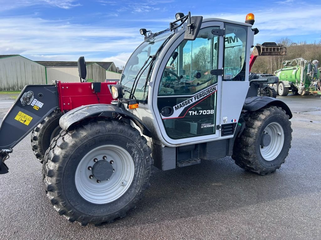 Teleskoplader tipa Massey Ferguson TH7038, Gebrauchtmaschine u JOSSELIN (Slika 8)