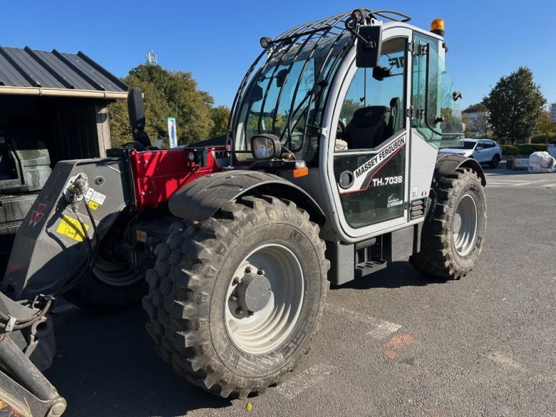 Teleskoplader a típus Massey Ferguson TH7038, Gebrauchtmaschine ekkor: JOSSELIN (Kép 1)