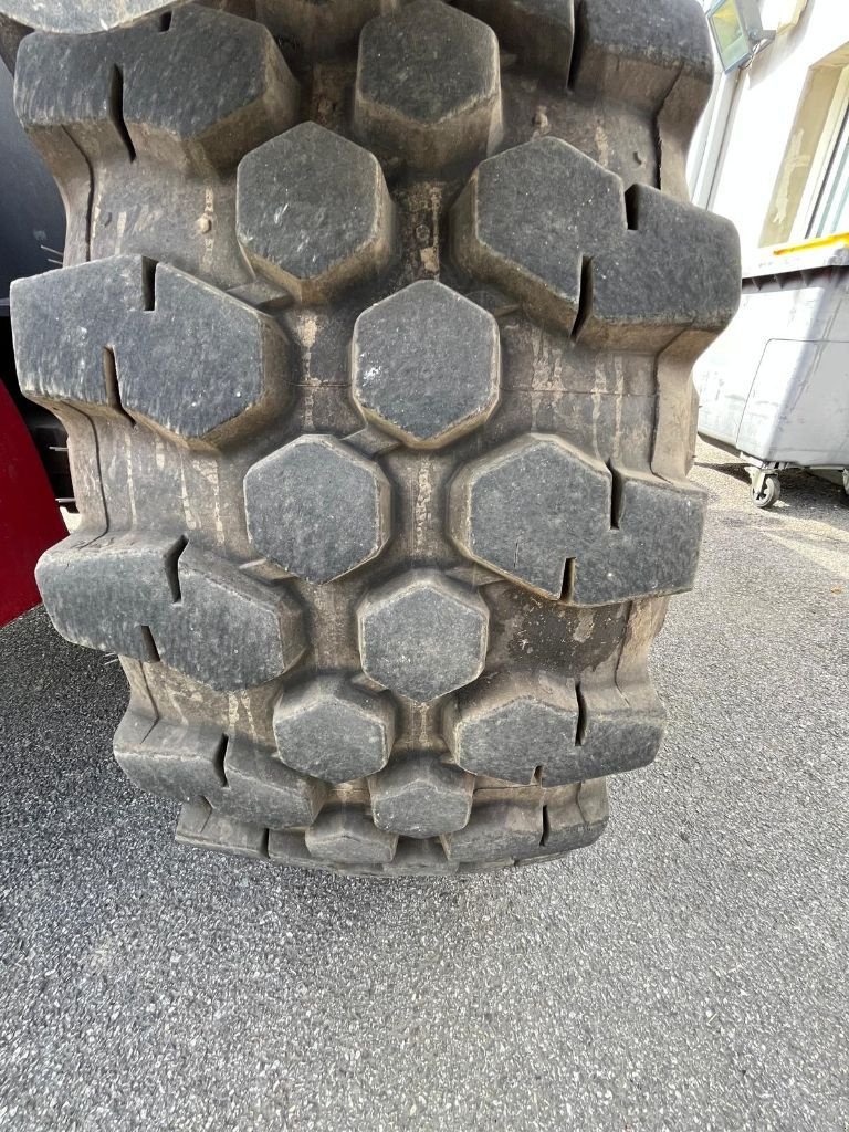 Teleskoplader typu Massey Ferguson TH7038, Gebrauchtmaschine v JOSSELIN (Obrázek 8)