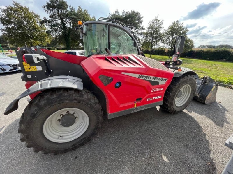 Teleskoplader a típus Massey Ferguson TH7038, Gebrauchtmaschine ekkor: JOSSELIN (Kép 1)
