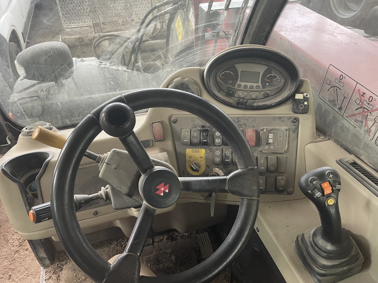 Teleskoplader des Typs Massey Ferguson TH7038, Gebrauchtmaschine in MALESTROIT (Bild 5)