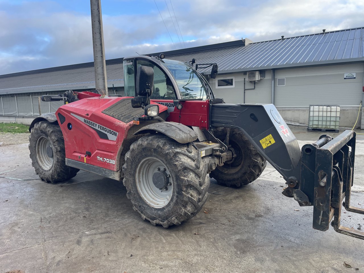 Teleskoplader van het type Massey Ferguson TH7038, Gebrauchtmaschine in JOSSELIN (Foto 1)