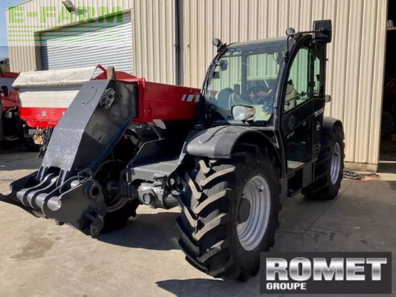 Teleskoplader типа Massey Ferguson th7038, Gebrauchtmaschine в GENNES-SUR-GLAIZE (Фотография 2)