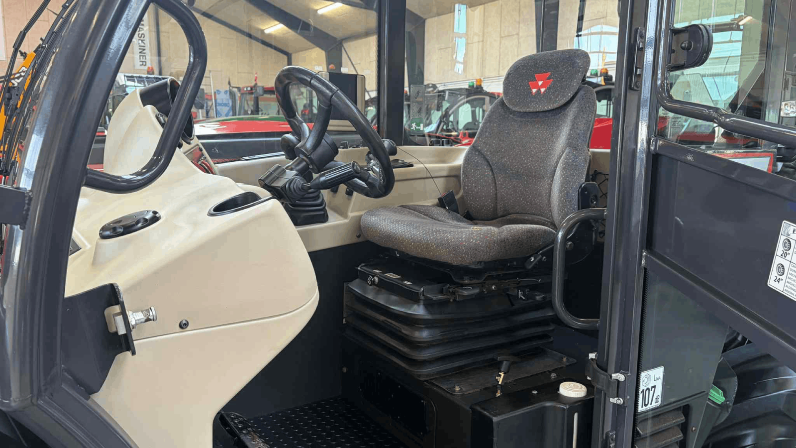 Teleskoplader of the type Massey Ferguson TH7038, Gebrauchtmaschine in Mariager (Picture 13)