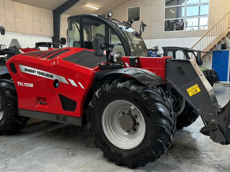 Teleskoplader Türe ait Massey Ferguson TH7038, Gebrauchtmaschine içinde Mariager (resim 1)