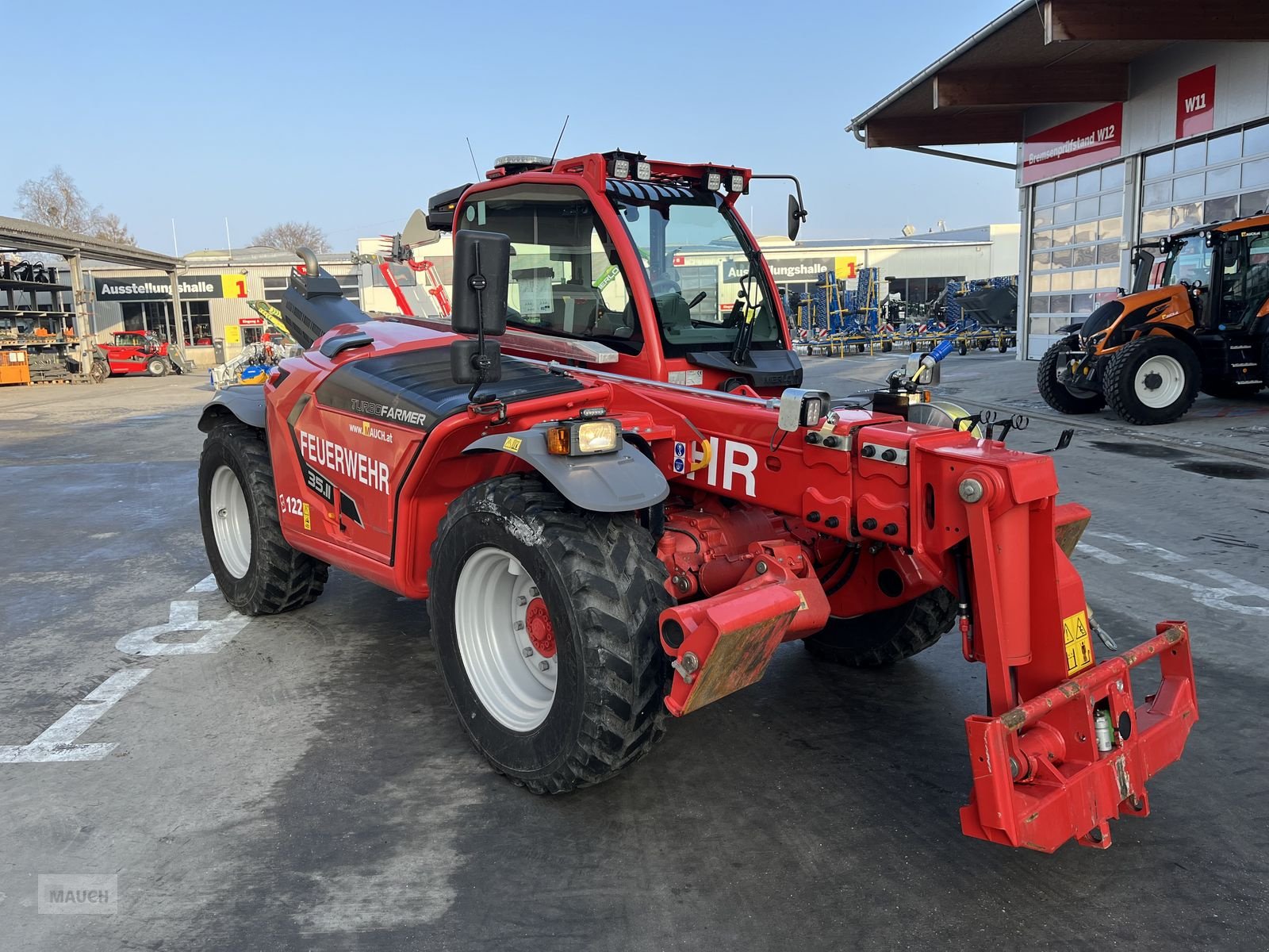 Teleskoplader of the type Merlo 35.11 Feuerwehr Merlo, Vorführmaschine in Burgkirchen (Picture 1)