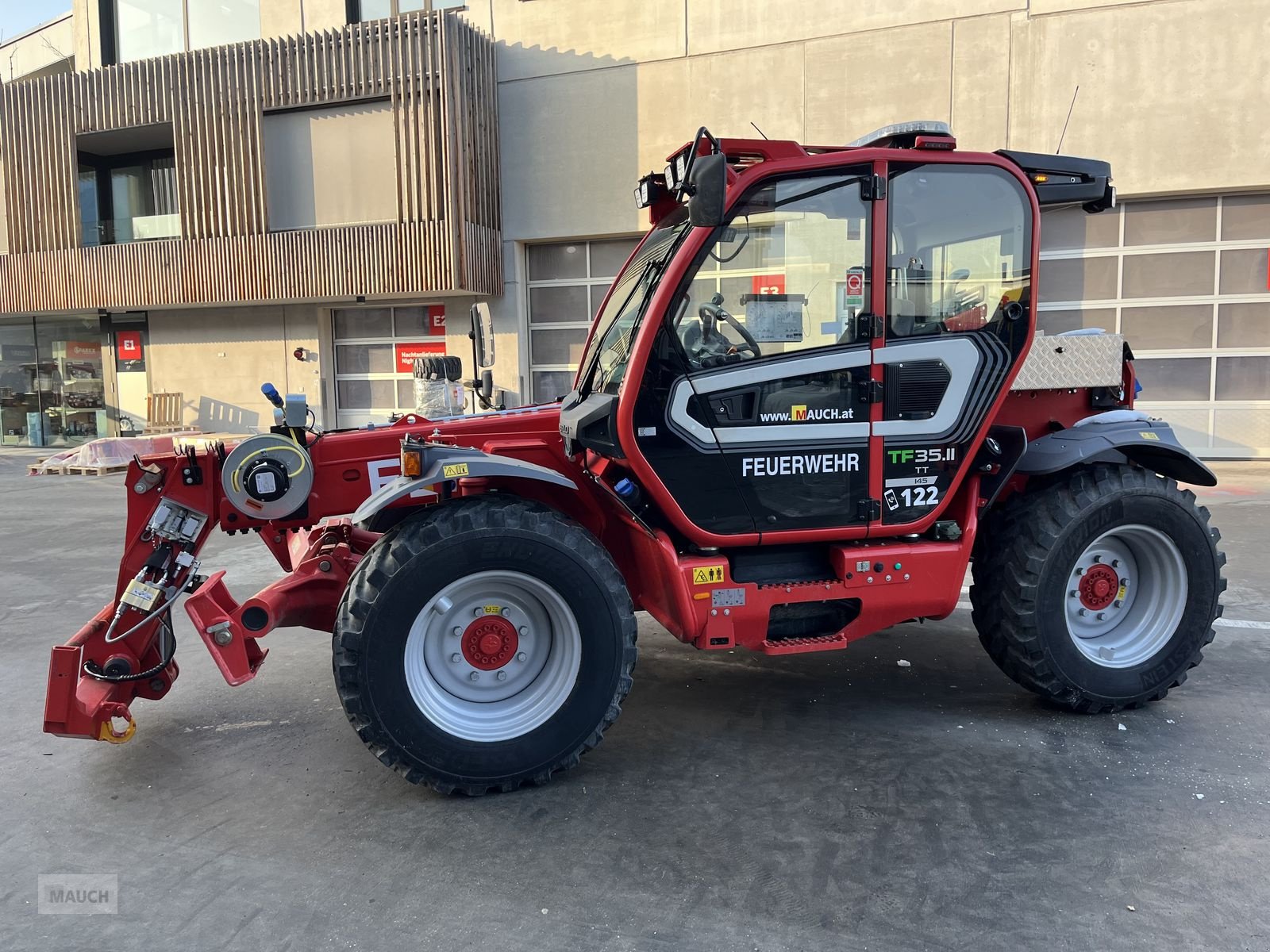 Teleskoplader of the type Merlo 35.11 Feuerwehr Merlo, Vorführmaschine in Burgkirchen (Picture 19)