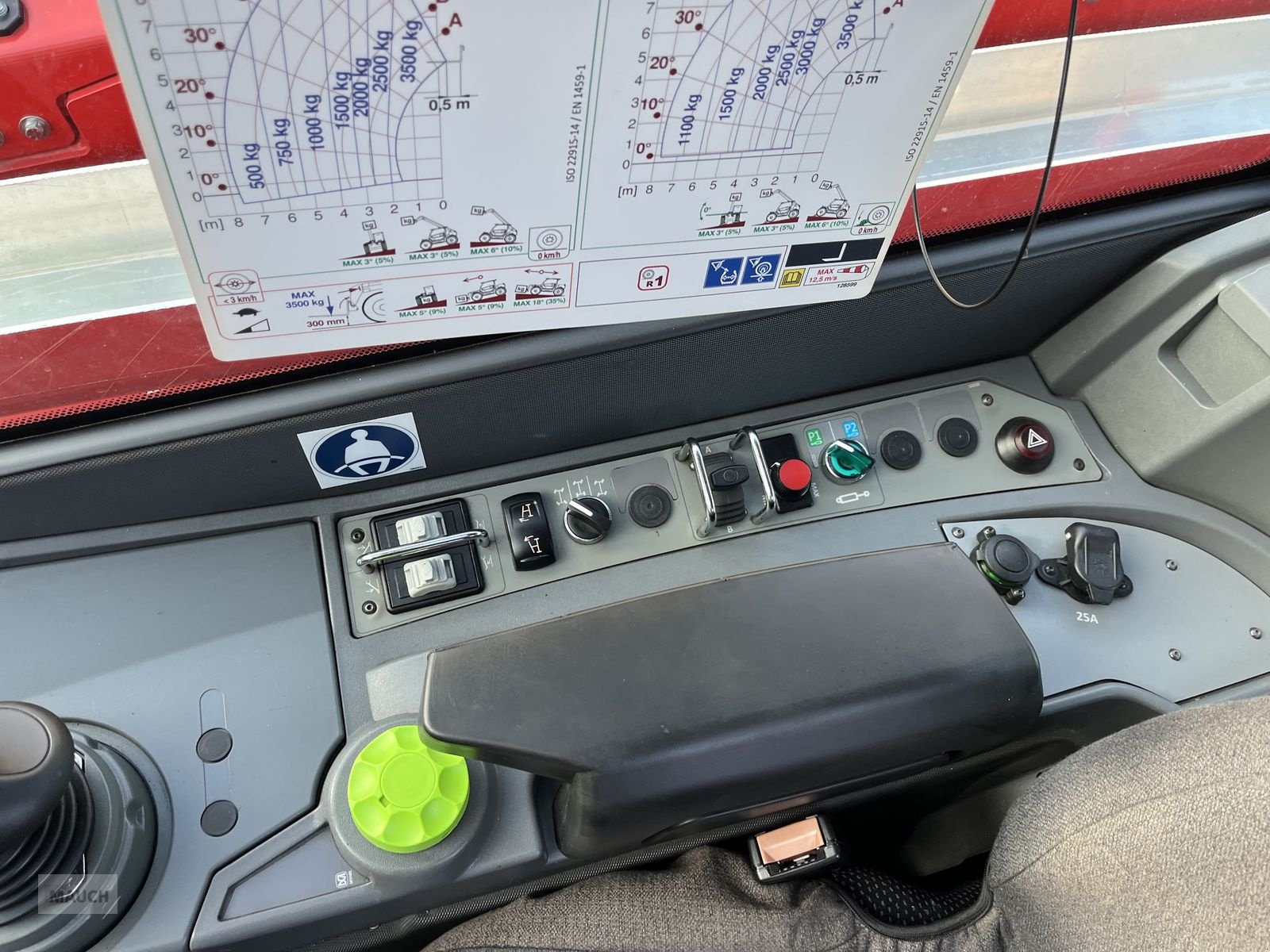 Teleskoplader of the type Merlo 35.11 Feuerwehr Merlo, Vorführmaschine in Burgkirchen (Picture 3)