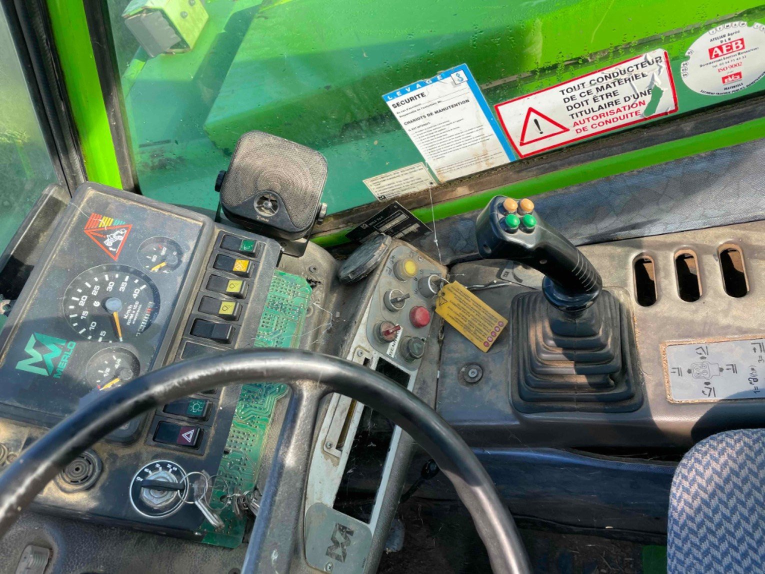 Teleskoplader van het type Merlo P28.7KT, Gebrauchtmaschine in LA SOUTERRAINE (Foto 3)