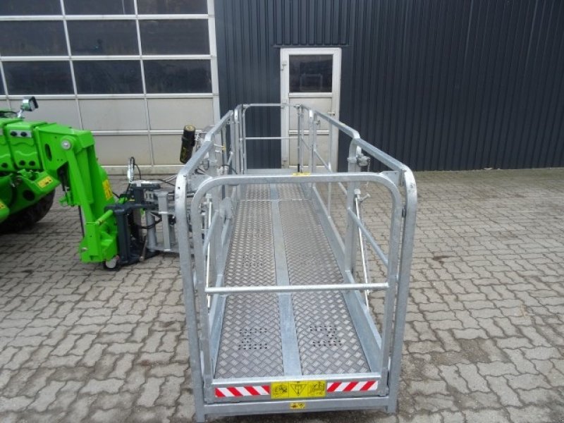 Teleskoplader of the type Merlo P40.14, Gebrauchtmaschine in Ribe (Picture 17)