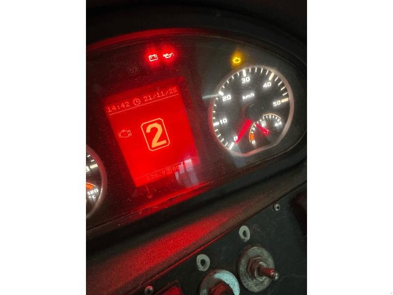 Teleskoplader des Typs Merlo P40.7 CS, Gebrauchtmaschine in ESCAUDOEUVRES (Bild 4)