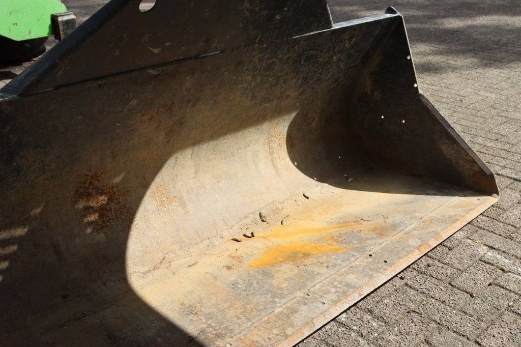 Teleskoplader du type Merlo ROTO 30.16-EV, Gebrauchtmaschine en Antwerpen (Photo 11)