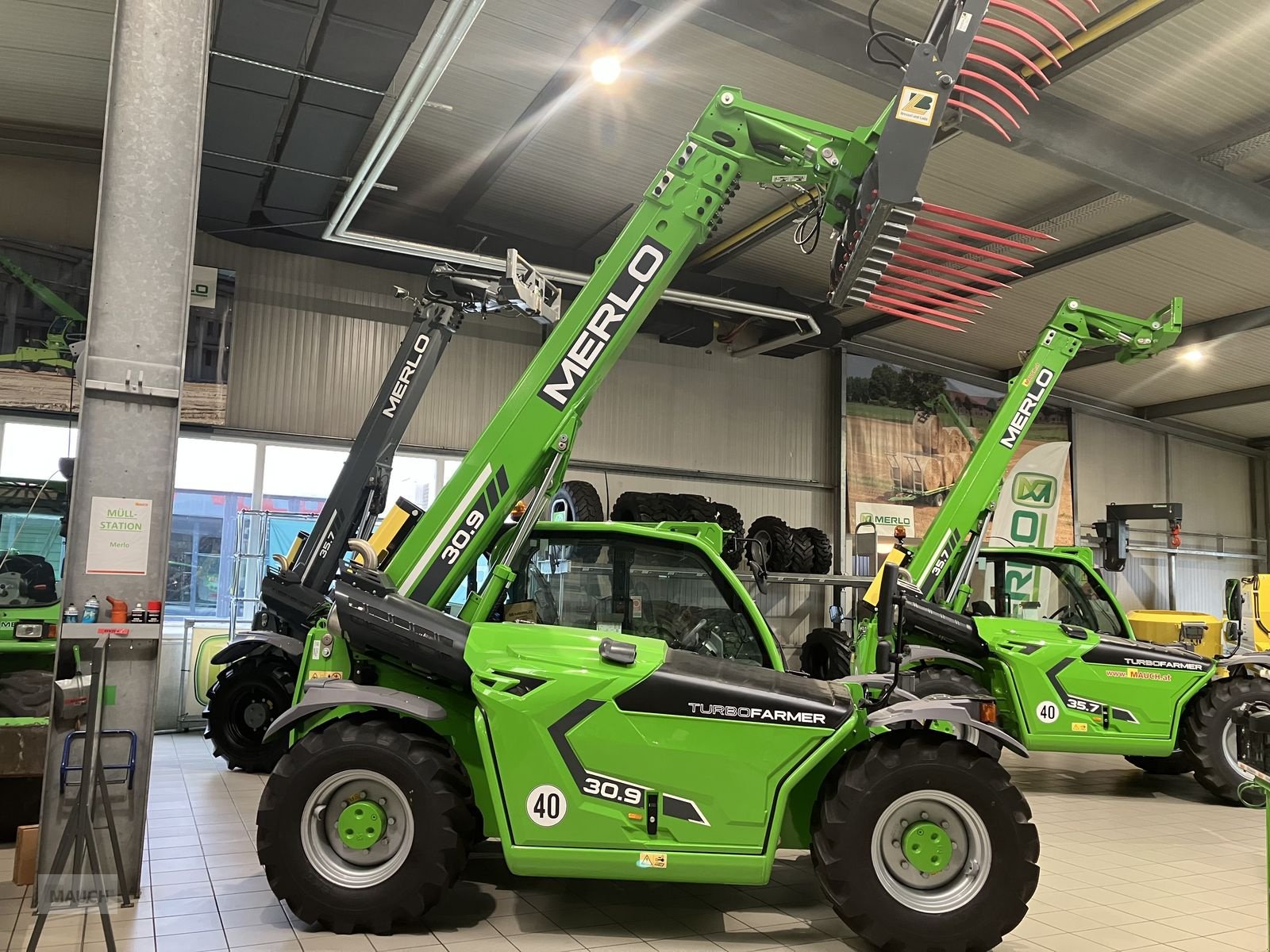 Teleskoplader of the type Merlo Sommeraktion, Neumaschine in Burgkirchen (Picture 3)