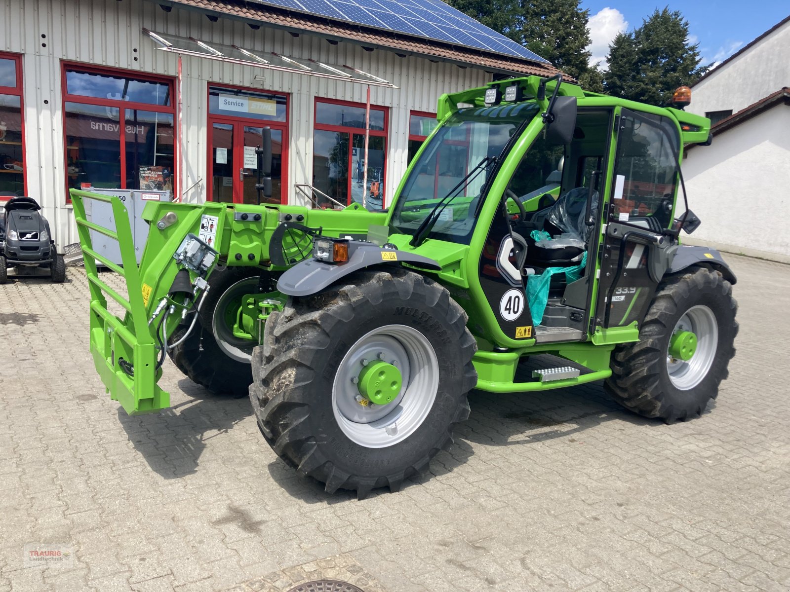 Teleskoplader of the type Merlo TF 33.9-140 m- Klima, Neumaschine in Mainburg/Wambach (Picture 1)