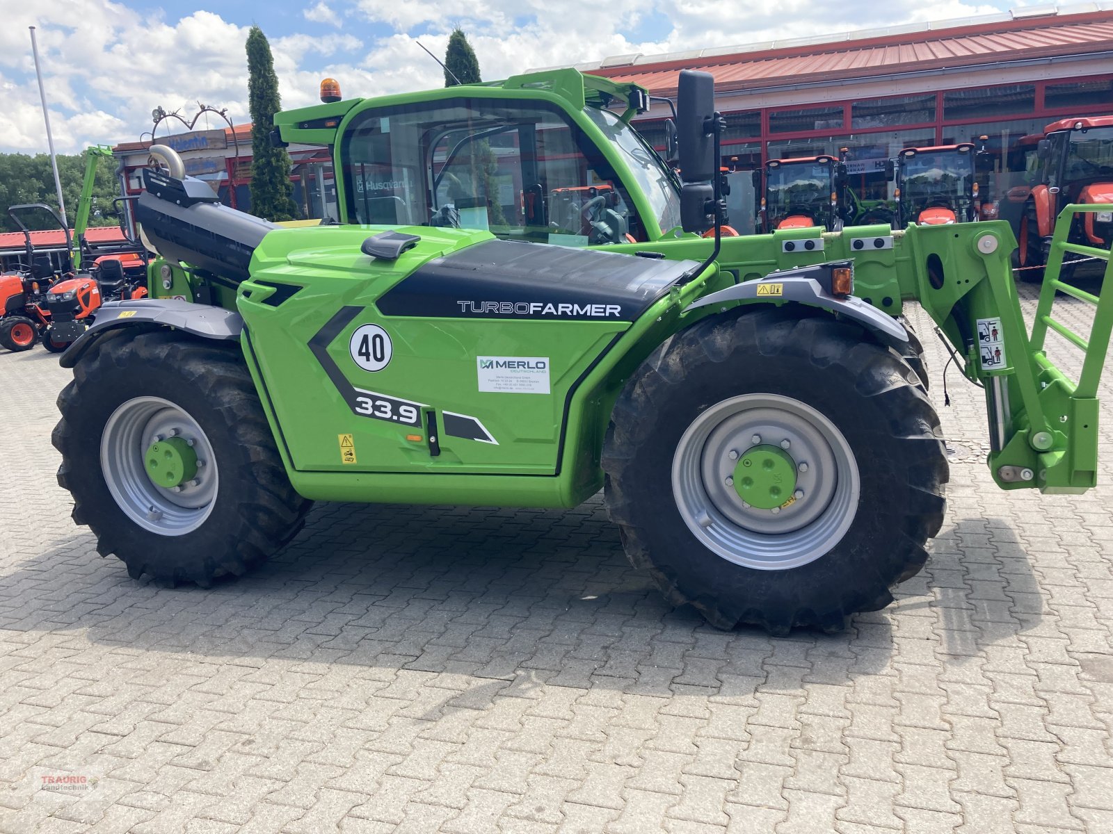 Teleskoplader of the type Merlo TF 33.9-140 m- Klima, Neumaschine in Mainburg/Wambach (Picture 7)