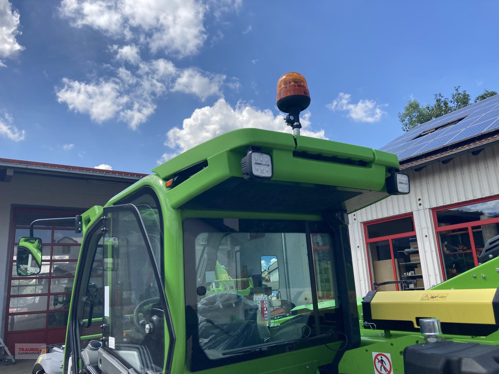 Teleskoplader of the type Merlo TF 33.9-140 m- Klima, Neumaschine in Mainburg/Wambach (Picture 14)