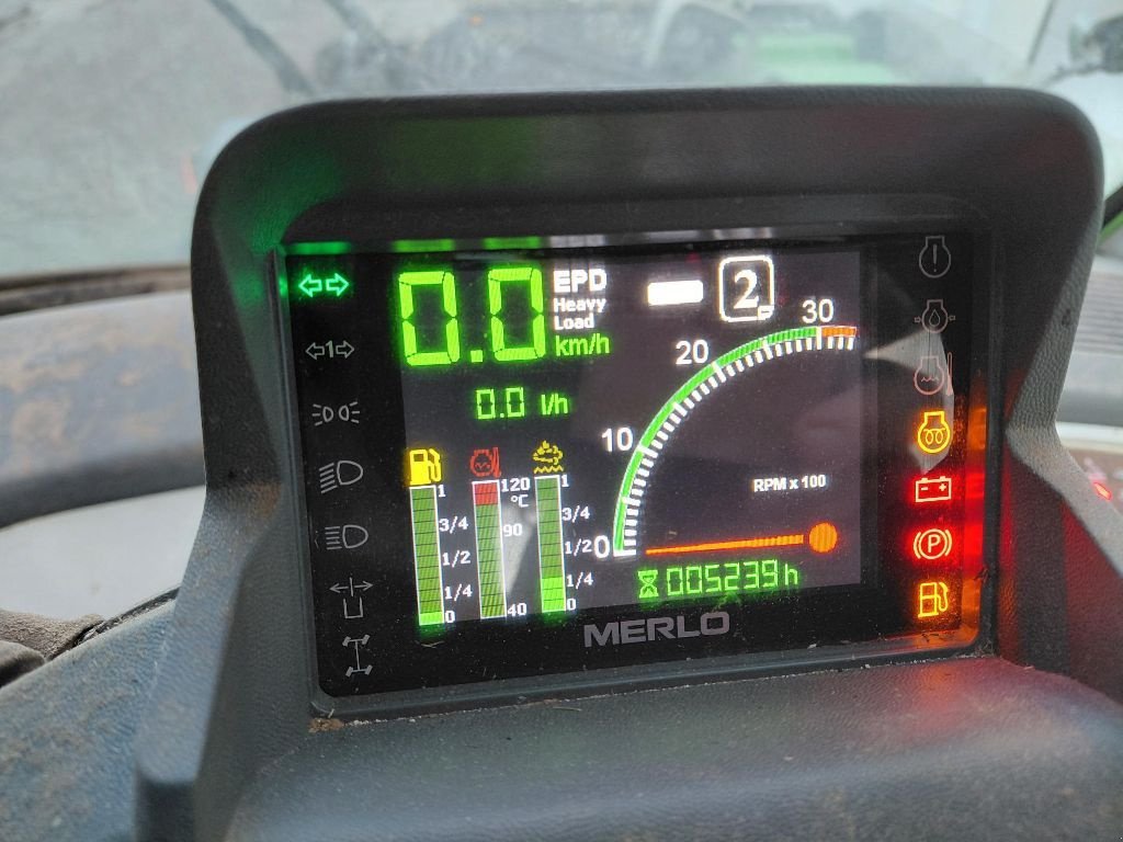 Teleskoplader des Typs Merlo TF 38.10 - 140, Gebrauchtmaschine in BRAS SUR MEUSE (Bild 4)