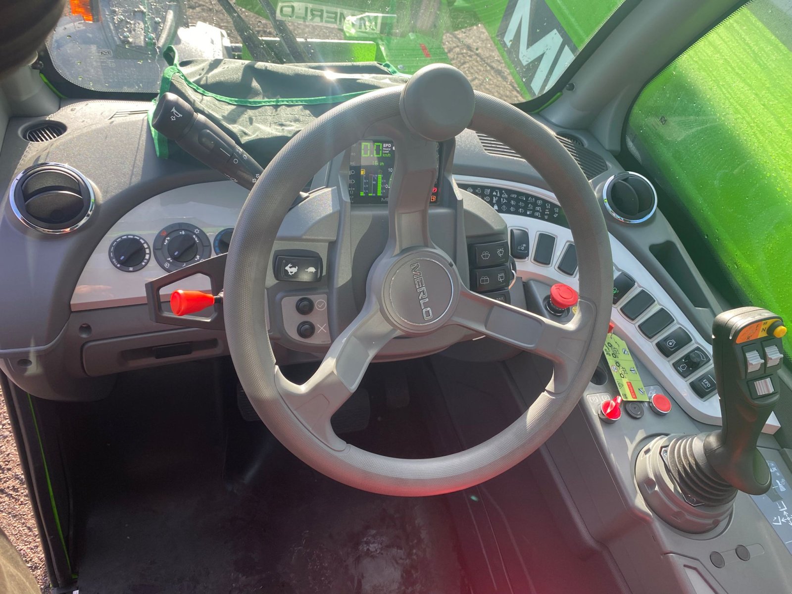 Teleskoplader of the type Merlo TF 38.10 - TT 136, Neumaschine in Klempau (Picture 8)